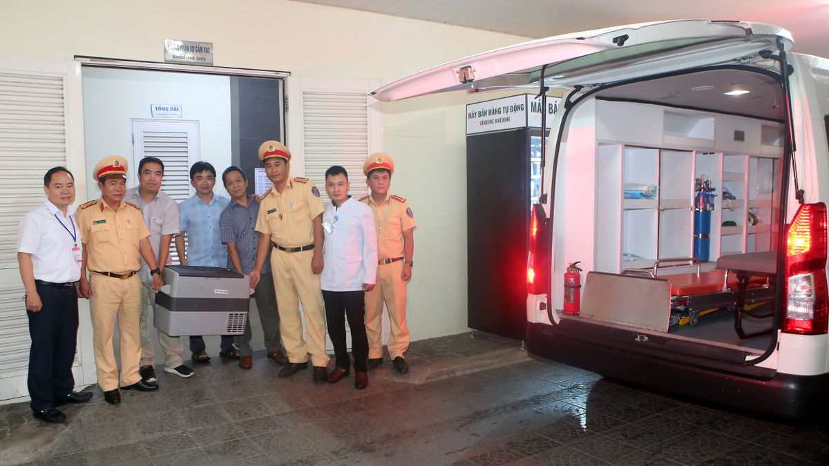 Hành trình đưa tạng hiến về ghép thành công của Bệnh viện Trung ương Huế với sự chung tay, tích cực hỗ trợ của nhiều đơn vị, ban ngành như Bệnh viện Việt Đức, lực lượng An ninh hàng không – Tổng công ty Cảng hàng không Việt Nam (ACV), Hãng hàng không Quốc gia Việt Nam -Vietnam Airlines, Trung tâm Điều phối ghép tạng quốc gia và lực lượng cảnh sát giao thông Công an tỉnh Thừa Thiên Huế đã giúp đỡ, tạo điều kiện để bệnh viện ghép tạng thành công cứu sống người bệnh.