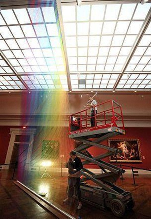 Nhiều người cho biết họ hoàn toàn choáng ngợp trước tác phẩm nghệ thuật của Gabriel Dawe và ngỡ rằng đây là một hiện tượng khí tượng cực kỳ quý hiếm. (Nguồn Sina)