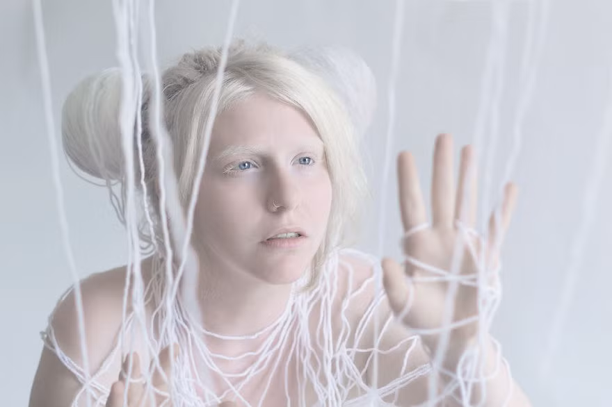 Cô bé Ori đẹp tựa như nữ thần trong các câu chuyện thần thoại. (Nguồn Bored Panda)