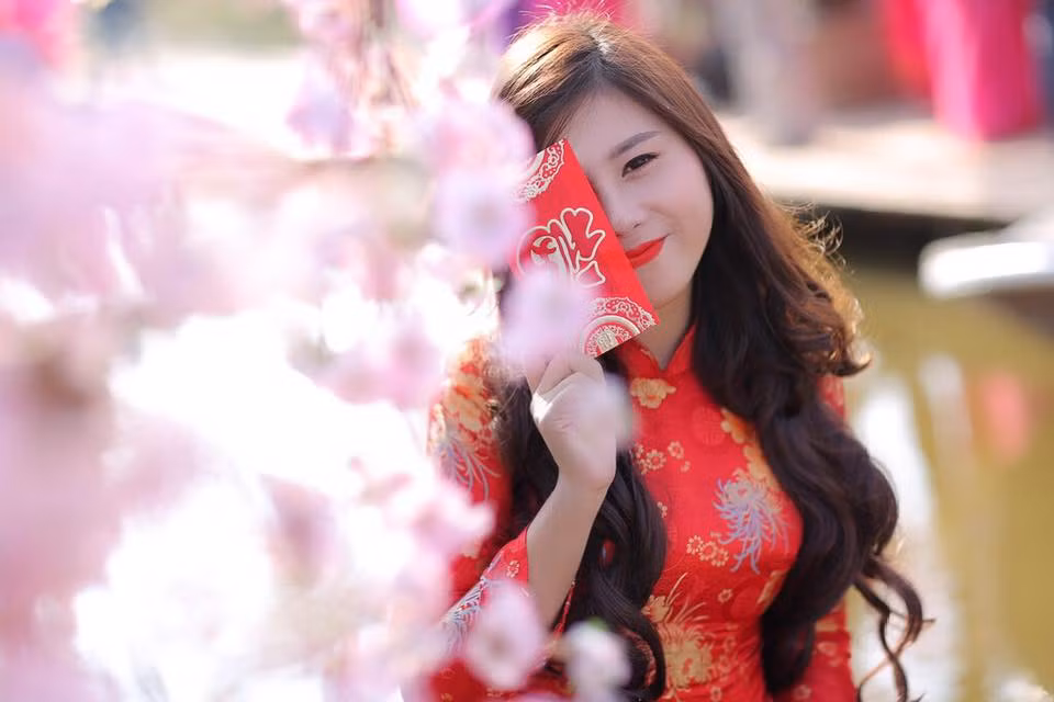 Giảm cân thành công cũng là điều tuyệt vời giúp bà mẹ 9X lấy lại tự tin và sống yêu đời hơn. Hiện tại được biết Kim Yến đang là bà chủ của 2 cửa hàng spa tại Hà Nội. Nhờ câu chuyện lột xác và thân hình cuốn hút hiện tại của bà chủ Kim Yến, nhiều chị em phụ nữ đã có thêm nghị lực và niềm tin hơn để giảm cân.