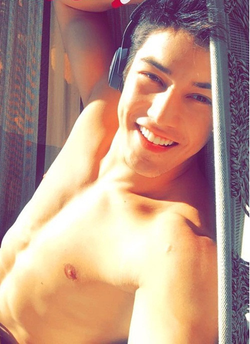 Body hoàn hảo của Arthur Mariano làm nhiều cô gái mất ngủ. Ảnh trong bài: Getty Images/Instagram nhân vật.