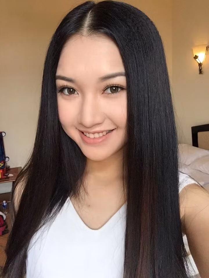 Dù không trang điểm nhưng Ngọc Trân vẫn luôn cuốn hút và vô cùng xinh đẹp. Ảnh: Facebook nhân vật.