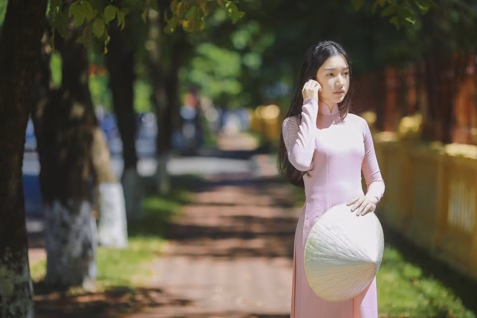 Trong cuộc thi Hoa hậu Việt Nam, tuy Ngọc Trân không được đánh giá là thí sinh có chiều cao khiêm tốn nhưng cô lại có gương mặt cực kỳ khả ái, có triển vọng lọt vào vòng chung kết. Ảnh: Tom Hoàng - Thiện Bảo.