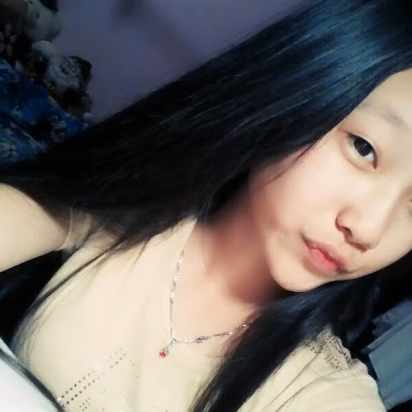 Cô bạn Anh Thư ngoài đời cũng đáng yêu đúng tuổi ô mai mơ..