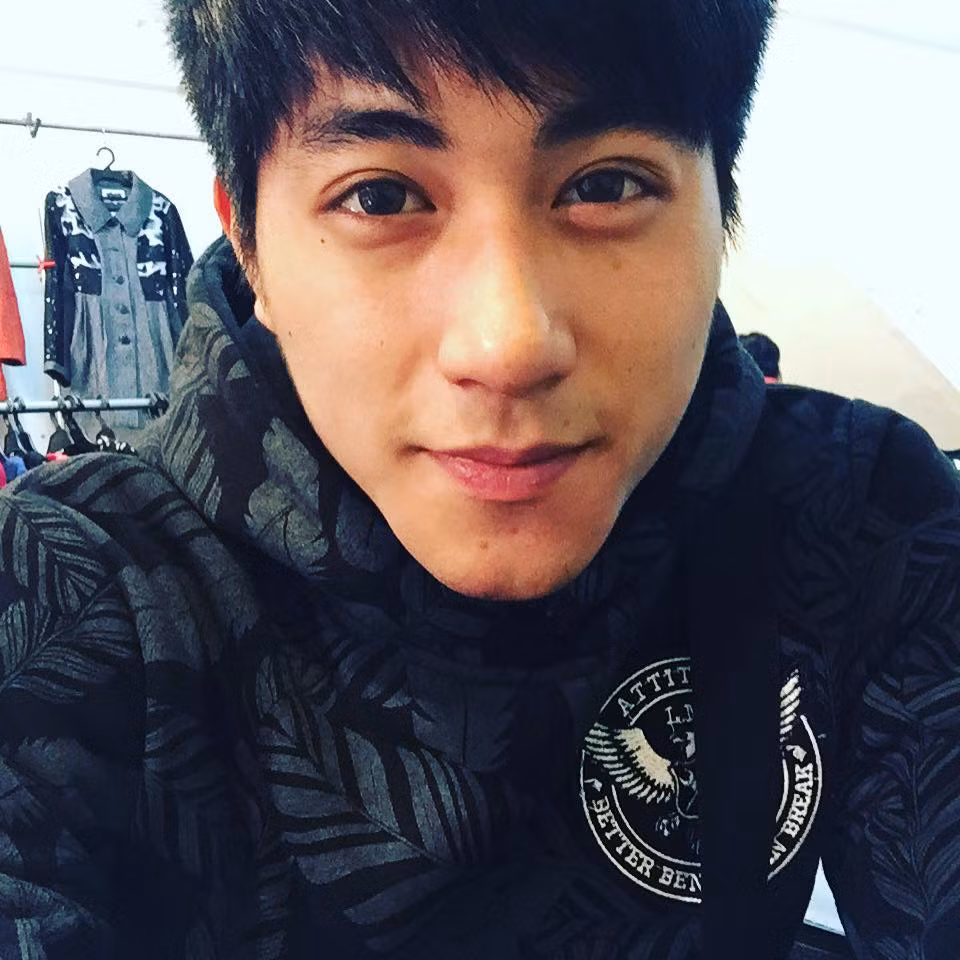 Hot boy bốc vác được xem là một chàng trai có ý chí và nghị lực.