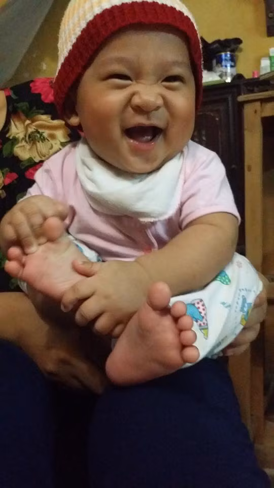 Từ khi sinh bé thứ 2 thì mẹ cô cũng tăng đến 20kg nên khi có bầu bé thứ 3 thì không ai nhận ra, đến khi sinh cu Bông thì mọi người vẫn cứ ngỡ ngàng.