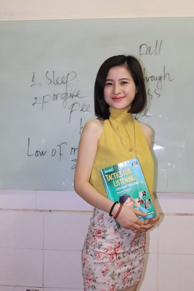 Khi nhiều người thắc mắc về lý do Tuệ Nhiên lại bỏ tâm huyết và thời gian để dạy tiếng Anh miễn phí, cô giáo trẻ thật thà tâm sự, do hiện nay có nhiều học sinh, sinh viên muốn học tiếng Anh nhưng không có cơ hội đến lớp học, có thể do không có thời gian hay không có tiền để đóng học phí nên cô đã dành thời gian để truyền đạt những hiểu biết về môn học này cho các bạn. Cô cũng mong muốn, qua những bài giảng của mình có thể giúp nhiều người có thể tiếp cận và nói thông thạo tiếng Anh.