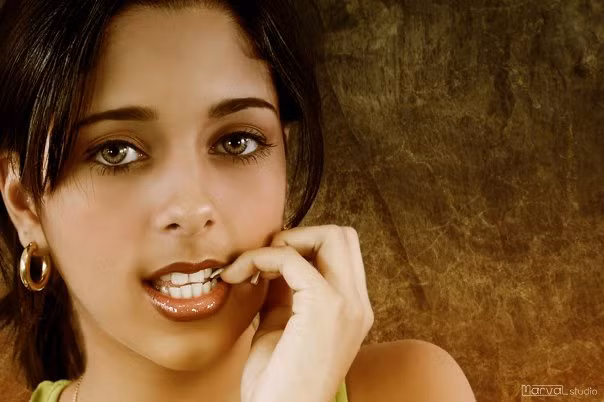 Do vừa làm việc và sinh sống luôn ở Việt Nam nên Miranda là cô gái duy nhất trong nhóm 4 người được dân mạng, khán giả trẻ Việt nhớ mặt nhiều nhất. Trước "Chúng ta không thuộc về nhau", Miranda cũng từng xuất hiện, làm diễn viên trong MV "Sống không chờ đợi" của Văn Mai Hương, và là gương mặt khá quen thuộc trên nhiều tạp chí thời trang trong nước.