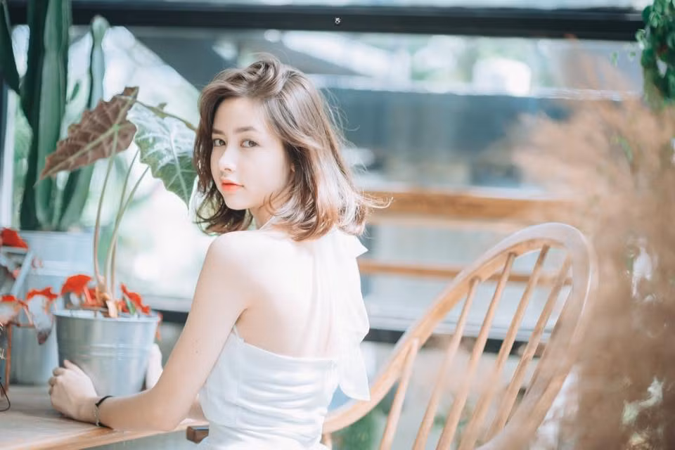 Nhiều người dự đoán, với những lợi thế và vẻ đẹp của mình, Chanya Thanasinsoonthorn hoàn toàn có thể đi theo con đường chuyên nghiệp và gặt hái được nhiều thành công trong vai trò là một người mẫu, diễn viên điện ảnh.