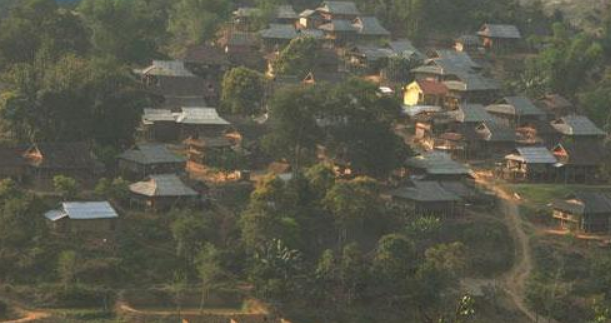 Vợ chồng anh Sương làm nghề buôn lúa gạo. Để tiện thu mua thóc của người dân, anh chị thuê một căn nhà nhỏ tại bản Pú Hồng A, xã Pú Hồng, huyện Điện Biên Đông. Theo thông tin từ anh Sương, ngày 28/11, hai vợ chồng vẫn trao đổi công việc qua điện thoại. Tuy nhiên, tới khoảng 5h ngày hôm sau (29/11/2013), anh mất liên lạc với vợ mình. (Ảnh minh họa, nguồn ảnh Internet)