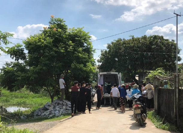 Ha Tinh: Nam sinh lop 12 bi dam tu vong tren duong di hoc ve