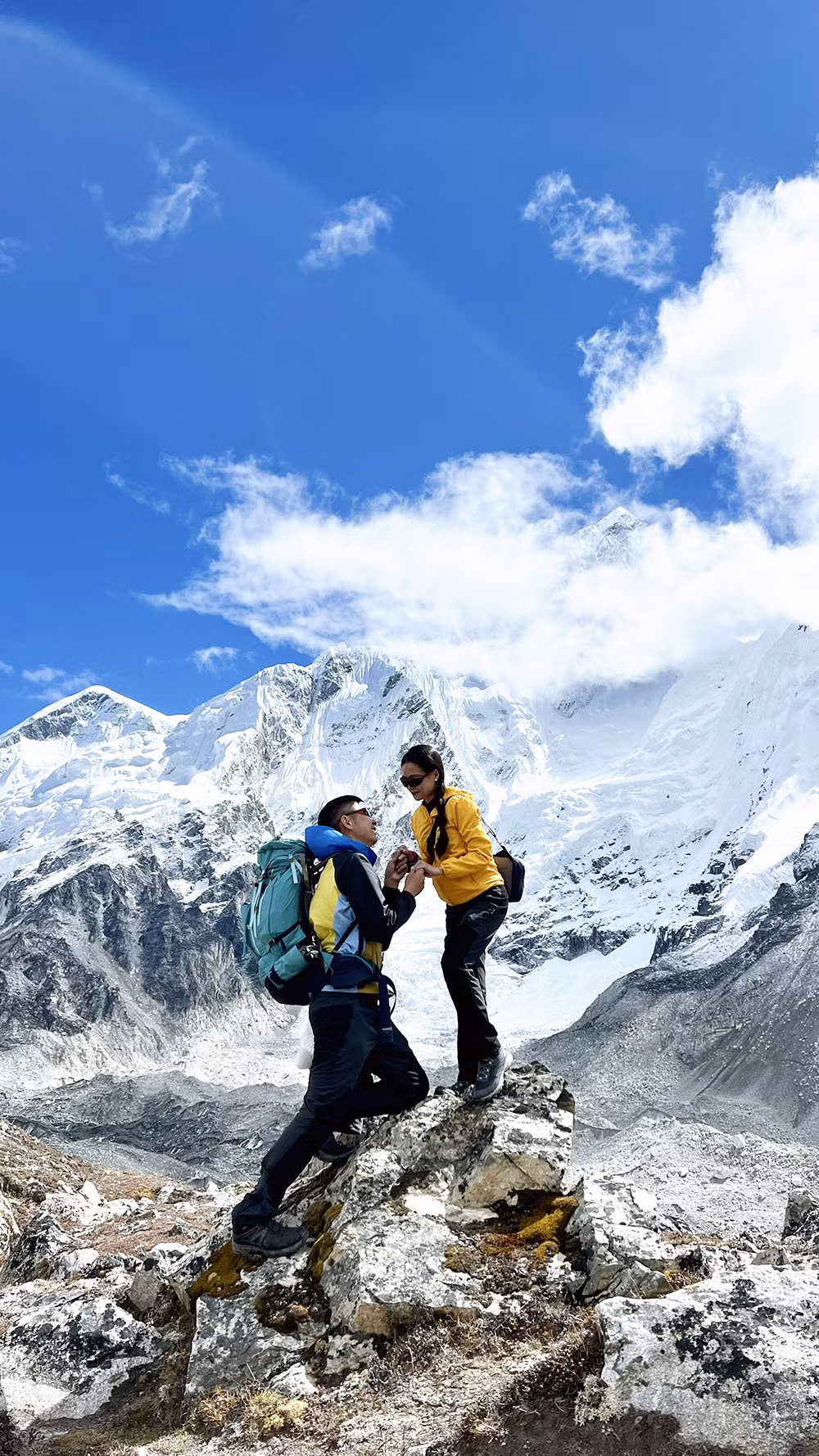 Ngoài khung cảnh độc nhất, điều kiện thời tiết khắc nghiệt, hành trình cực kỳ khó khăn để đến được đó, để làm được điều mà nhiều người trầm trồ thán phục này, cần một nền tảng thể lực tốt, một ý chí phi thường,… 