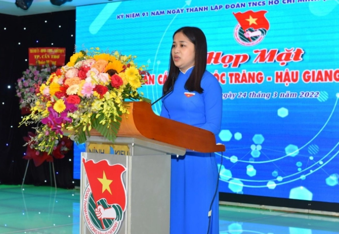 Tháng 11/2018 - 12/2019 chị là Phó Bí thư Thành Đoàn; Uỷ viên Trung ương Hội LHTN Việt Nam; Phó Chủ tịch Hội LHTN Việt Nam TP Cần Thơ; Uỷ viên Ban Thư ký Trung ương Hội Sinh viên Việt Nam; Chủ tịch Hội Sinh viên TP Cần Thơ. Tháng 12/2019 - 3/2020, chị là Phó Bí thư Thành Đoàn; Uỷ viên Ban Thơ ký Trung ương Hội Sinh viên Việt Nam; Chủ tịch Hội Sinh viên TP Cần Thơ. 