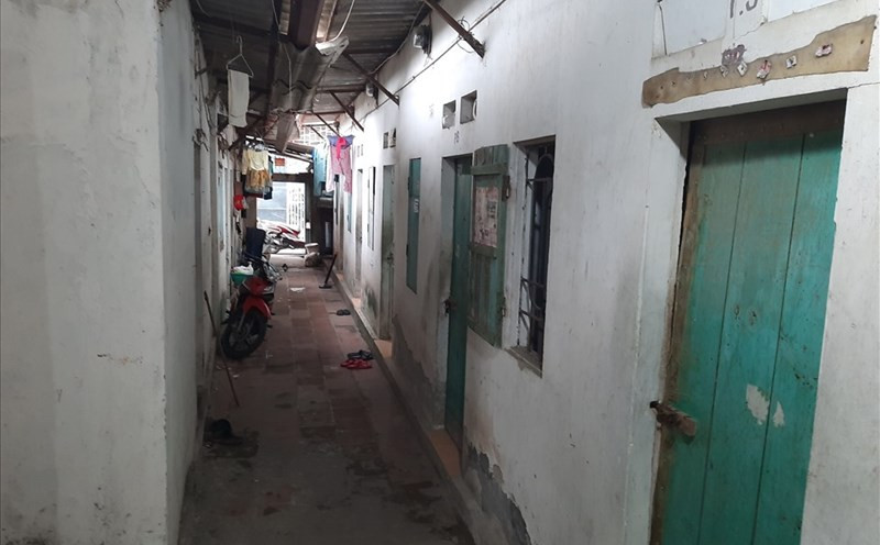 Bằng các biện pháp nghiệp vụ, trinh sát được biết đêm 11/12/2010, Trang rời nhà trọ trên chiếc xe không biển số của mình đi về hướng Quy Nhơn. Khoảng 20h, Trang đến ngã ba Ông Thọ thuộc địa phận phường Nhơn Bình, TP. Quy Nhơn và trò chuyện với hai thanh niên, sau đó chị chở một người quay về hướng nội thành Quy Nhơn. Đường đến ngã ba Ông Thọ có ba hướng chính, một hướng từ thị trấn Tuy Phước (huyện Tuy Phước) vào và đi theo hướng này có thể đối tượng nghi vấn là những thanh niên chơi bời lêu lổng, ban đêm thường tụ tập ăn nhậu sau đó đi tìm gái mại dâm. (Ảnh minh họa, nguồn Báo Lao Động)