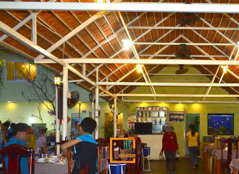 Sau hơn một tháng kiên trì, chiều 18/1/2011, một trong hai thanh niên cần tìm là Nguyễn Nhân (SN 1992, ở Đức Phổ, Quảng Ngãi, đang làm công nhân tại Khu công nghiệp Phú Tài). Làm việc với Nhân xác định đối tượng thứ hai là Đào Minh Hải (SN 1981, quê Hòa Thành, H. Krông Bông, Đắc Lắc) (làm cùng công ty với Nhân). Tối 11/12, sau khi tan ca, Nhân - Hải kéo vào quán nhậu, sau đó rủ nhau đi chơi. Đến ngã ba Ông Thọ, họ gặp chị Trang đang đón khách, Hải đi cùng Trang, còn Nhân quay về nhà. Hôm sau Hải nghỉ việc và bỏ đi, hiện ở đâu không rõ. (Ảnh minh họa)