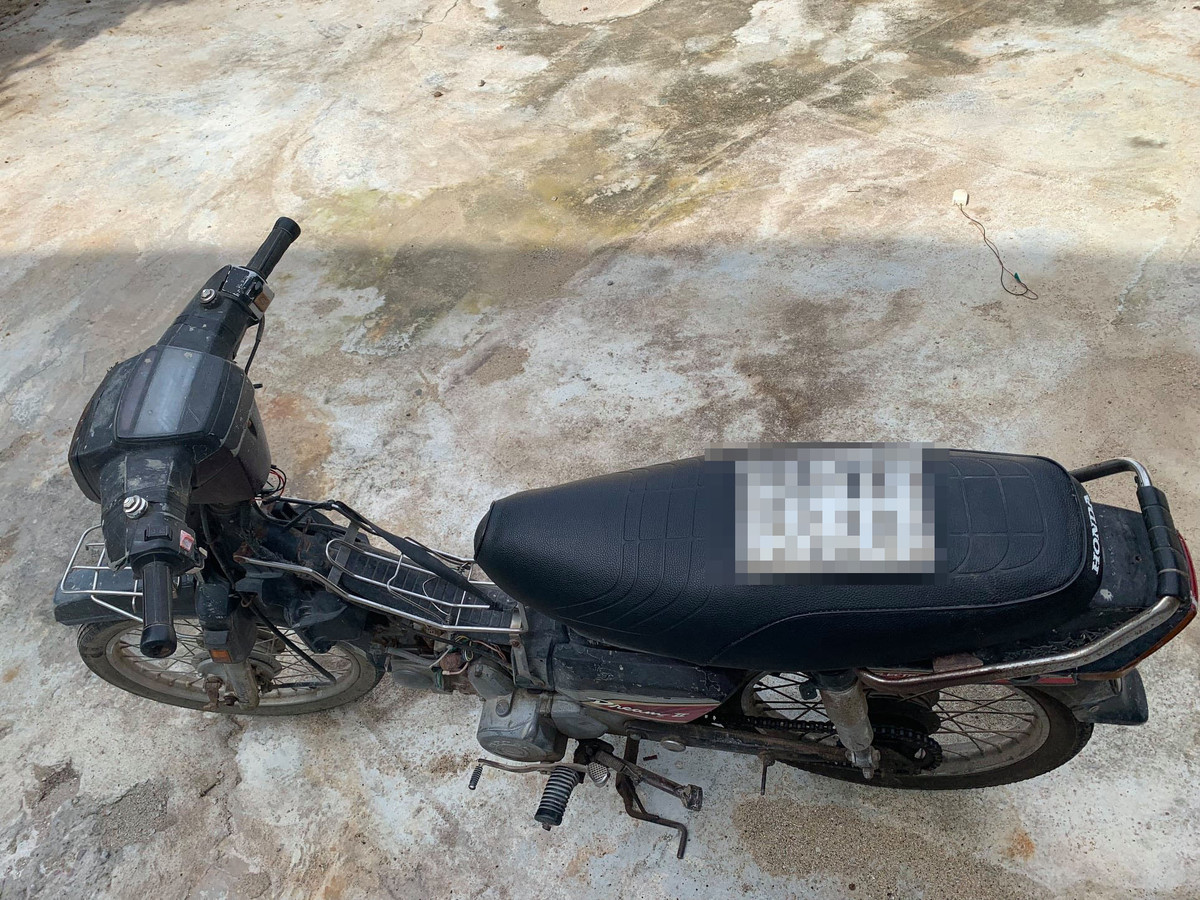 Còn chiếc xe máy của nạn nhân, bọn chúng di chuyển cách xa hiện trường, tháo biển kiểm soát nhằm đánh lạc hướng cơ quan điều tra.(Ảnh minh họa)