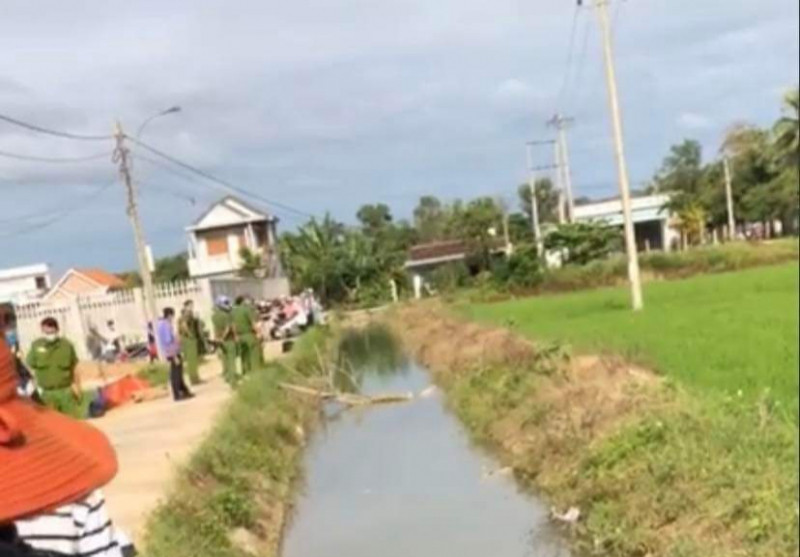 Thi thể dưới mương nước hé lộ cái chết oan khuất của cô giáo - Hình 2 Thi the duoi muong nuoc he lo cai chet oan khuat cua co giao-Hinh-2