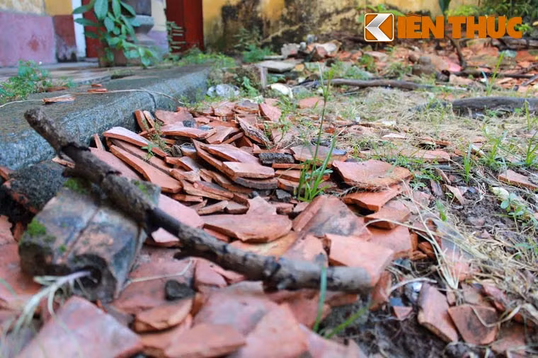 Tuy nhiên đến thời điểm này dù đã sắp hết năm 2015, công trình vẫn chưa được khởi công sửa chữa khiến các sư thầy, du khách đến tham quan ngôi cổ tự luôn trong tình cảnh lo lắng vì nguy cơ chùa đổ sập.