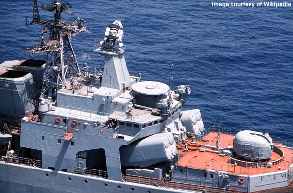 Vũ khí trên tàu gồm 2 pháo hạm AK-100 cỡ 100 mm, 4 pháo cao tốc AK-630 cỡ 30 mm, 8 tên lửa chống ngầm SS-N-14, 64 tên lửa phòng không SA-N-9, module Kashtan CIWS, 8 ống phóng ngư lôi cỡ 533 mm, 2 hệ thống rocket chống ngầm RBU-6000.