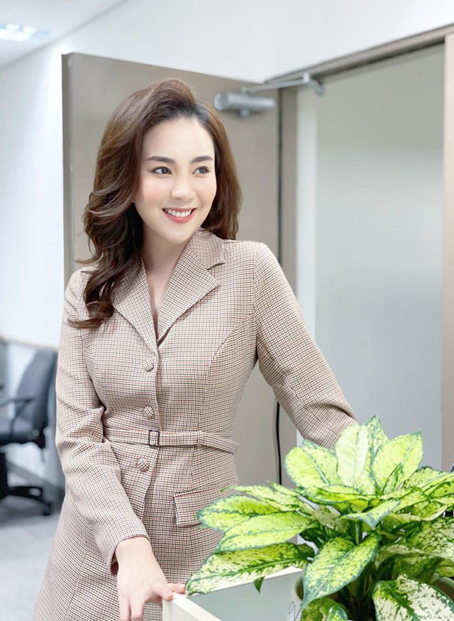 BTV Mai Ngoc bat ngo cat toc ngan de thu xem 