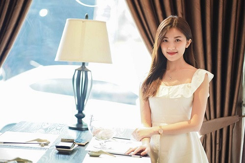 Trái ngược với vai diễn "tiểu tam" bị ghét cay ghét đắng trong phim, ngoài đời, Lương Thanh là một người khá hiền lành đôi khi còn trẻ con.