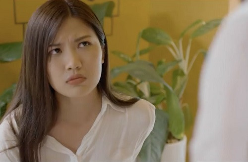 Nhan sắc đời thật ngọt ngào của Trà tiểu tam "Hoa hồng trên ngực trái" Nhan sac doi that ngot ngao cua Tra tieu tam