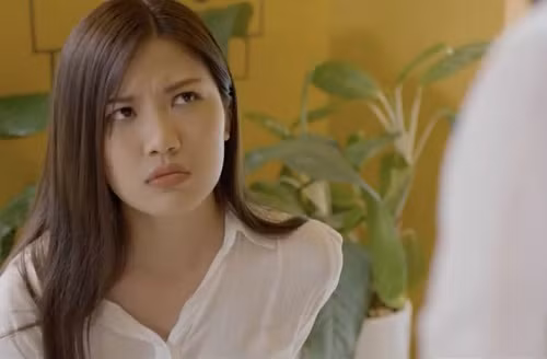 Nhan sắc đời thật ngọt ngào của Trà tiểu tam "Hoa hồng trên ngực trái" Nhan sac doi that ngot ngao cua Tra tieu tam