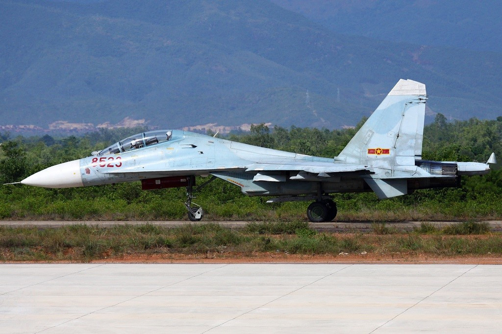 Chính vì lý do trên, không loại trừ khả năng tiếp theo sẽ có một số tiêm kích Su-27SK/UBK nữa được đưa sang Belarus để nhanh chóng hoàn thành quá trình đại tu, phục hồi sức chiến đấu cho toàn bộ phi đội Su-27 của Việt Nam.