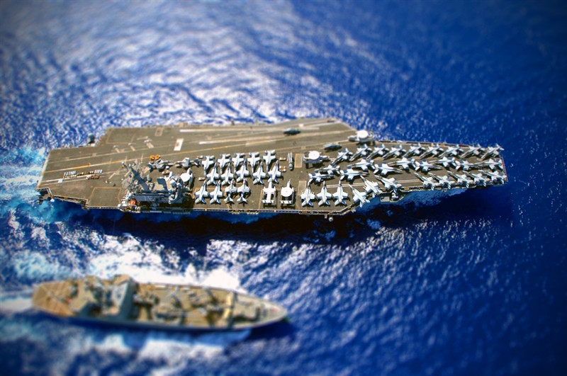 Với sự xuất hiện của hai loại tên lửa siêu thanh có khả năng chống hạm là X-32 và Kh-47M2 Kinzhal của Nga đã khiến hải quân Mỹ cần phải sửa đổi nguyên tắc và toàn bộ khái niệm về "hạm đội tàu sân bay vĩ đại".