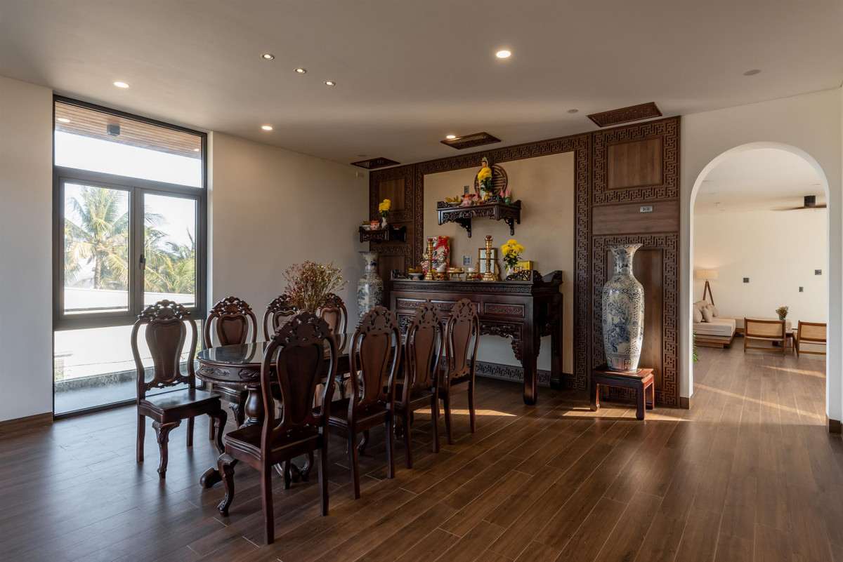 Phòng thờ được thiết kế riêng tại một nơi trang nghiêm. 