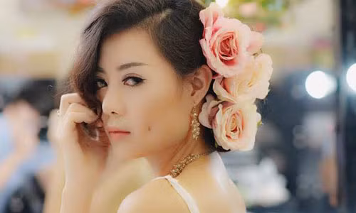 Con gai "ong trum" buc xuc vi bi nghi lo clip nhay cam