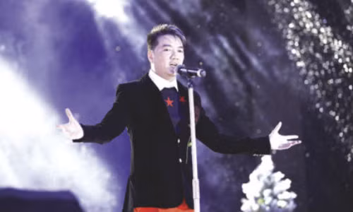 Showbiz la “chien truong”, nghe sy thieu vang tinh ban