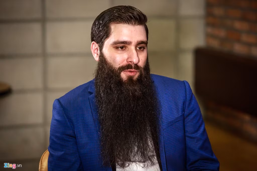 Sáng 13/3, đạo diễn Kong: Skull Island sẽ có mặt tại tòa soạn của Zing.vn để giao lưu trực tuyến với độc giả. (Ảnh: Hoàng Tùng)