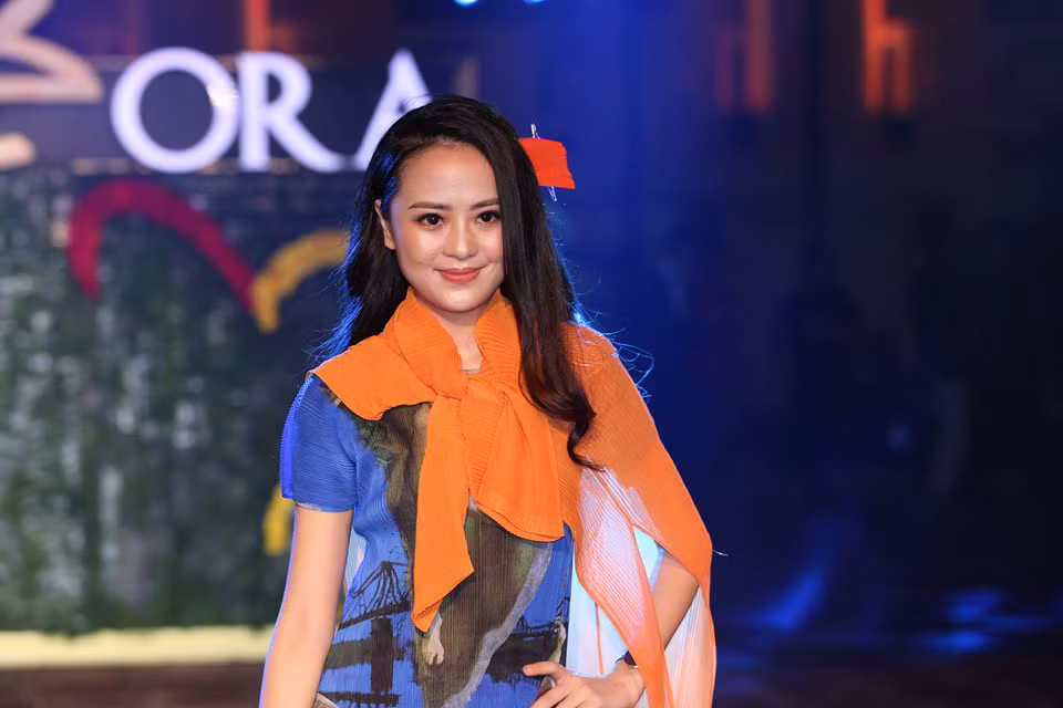 Vì không phải người mẫu chuyên nghiệp, mỗi biên tập viên chọn cho mình một phong cách trình diễn riêng, mang dấu ấn cá nhân. Như MC Đan Lê chia sẻ dù đã quen xuất hiện trước ống kính, các BTV vẫn hồi hộp vì phải thể hiện cảm xúc qua đôi chân.