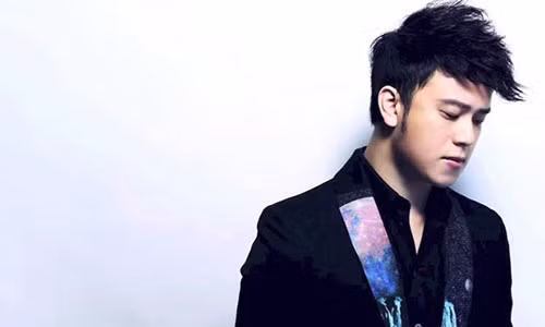 Ca si Dam Trinh qua doi o tuoi 34 vi kiet suc