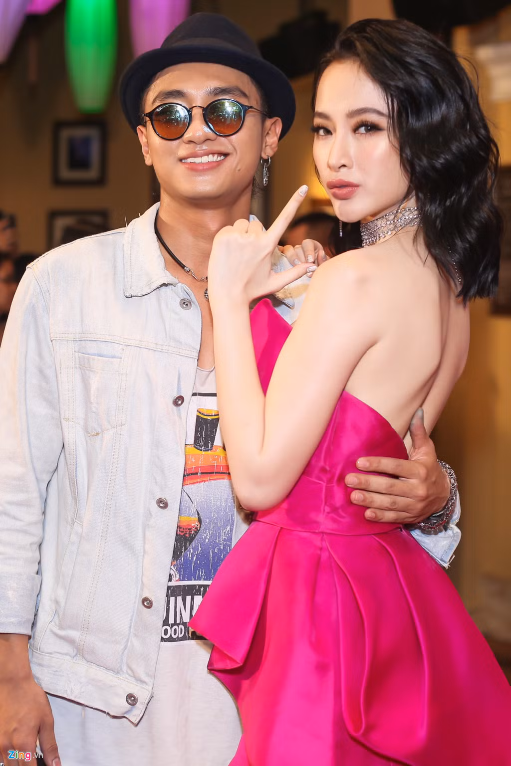 Hữu Vi tham gia vai Phi Long trong Glee. Nam người mẫu thời gian này nhận nhiều bình luận trái chiều khi đảm nhận vai trò host ở The Face mùa hai.