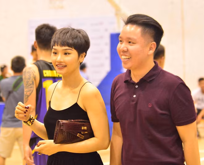 Ban trai thieu gia cua dien vien Miu Le la ai