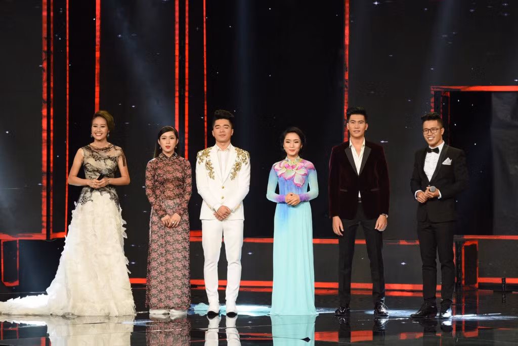 Kết thúc phần thi hát đơn, các HLV dành nhiều lời khen ngợi cho các học trò. Trong đó, HLV Quang Lê khẳng định cả 4 xứng đáng với ngôi vị quán quân. Nam ca sĩ cũng chia sẻ rằng điều quan trọng nhất các thí sinh và HLV có được sau cuộc thi là sự gắn kết, san sẻ.