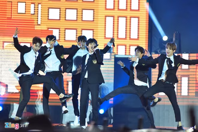 Ngoài ra, đêm nhạc MBC Music K-Plus còn có sự tham gia của nhiều nhóm nhạc Hàn Quốc khác như NC.A, B.I.G, MASC, Halo, LABOUM, I.C.E., Bom-i.