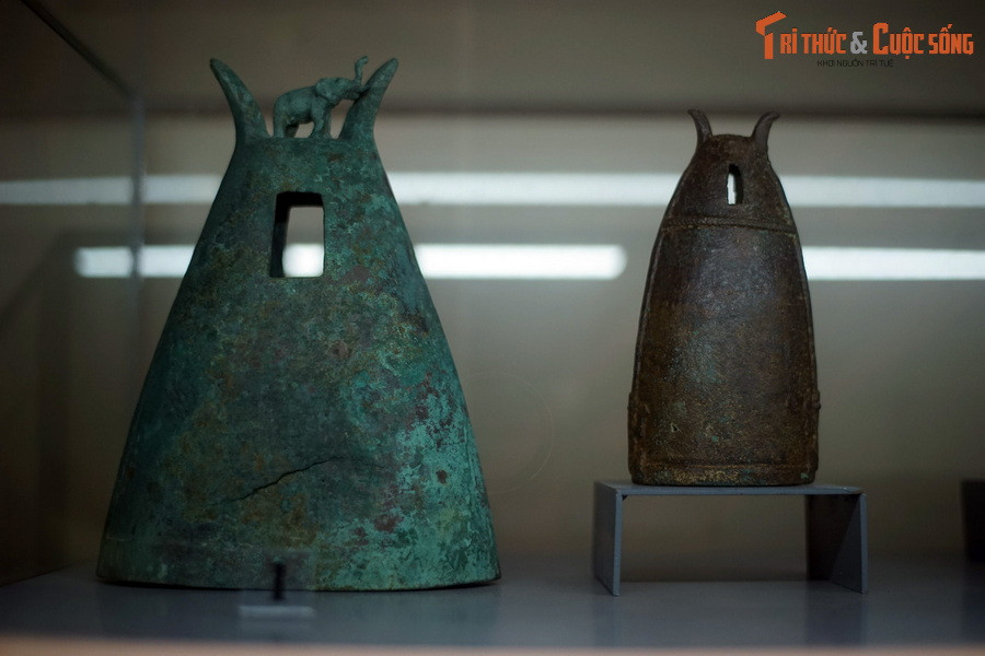 Chuông đồng Đông Sơn, niên đại thế kỷ 2-1 TCN.