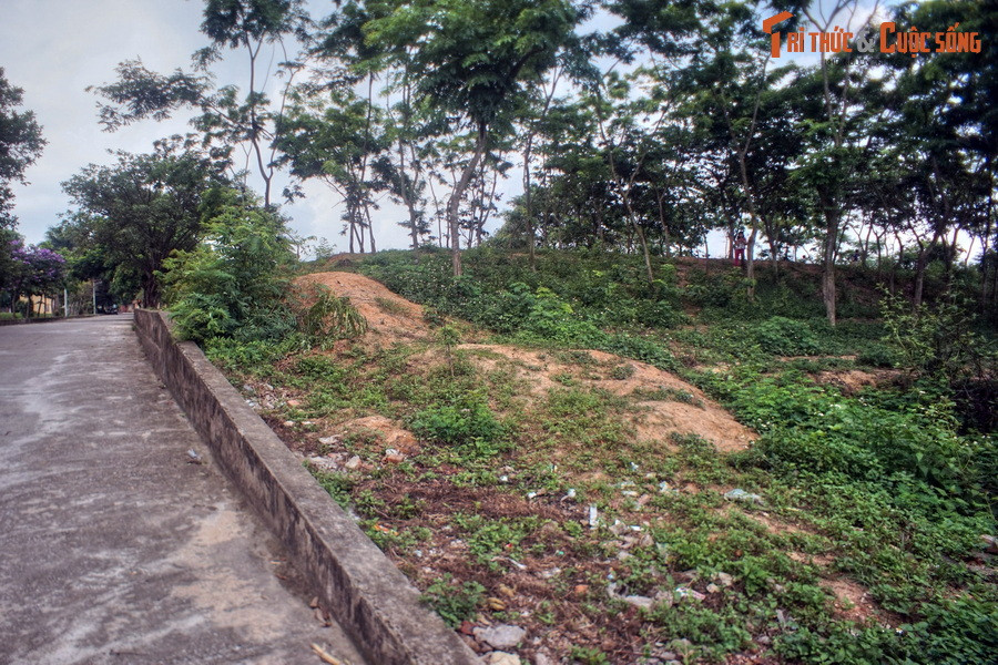 Sự kết hợp của sông, hào và tường thành không có hình dạng nhất định, khiến thành như một mê cung, là một khu vực quân sự vừa thuận lợi cho tấn công vừa tốt cho phòng thủ.