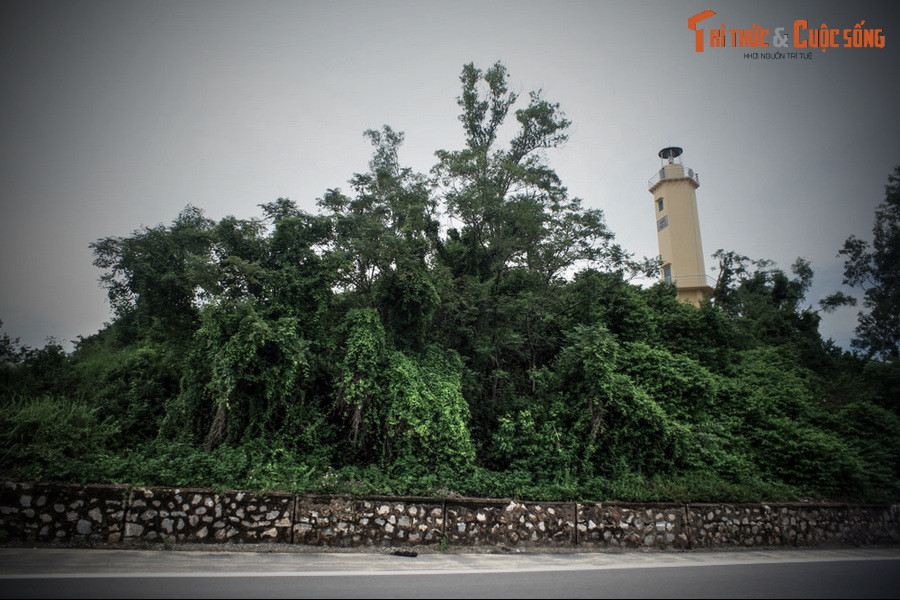 Theo đo đạc, Lũy Thầy có tổng chiều dài khoảng 34 km, chiều cao thành lũy dao động từ 3 mét, 6 mét đến 12 mét, tùy theo địa hình và dụng ý sử dụng. Bề mặt đỉnh lũy luôn rộng rãi, người hay cả voi, ngựa có thể dễ dàng đi lại trên đó.