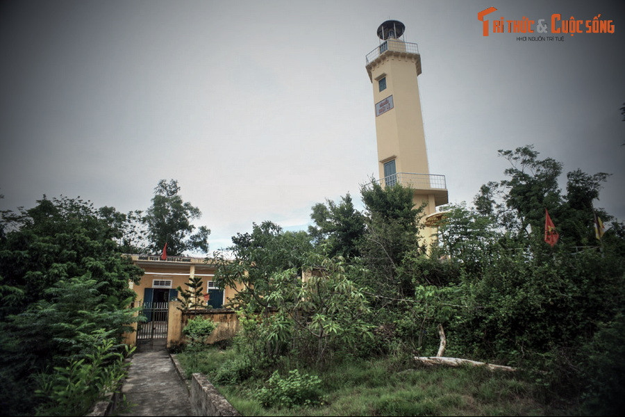 Ca ngợi sự kiên cố của Lũy Thầy, người dân Quảng Bình xưa đã lưu truyền câu ca: “Khôn ngoan qua được Thanh Hà/Dẫu rằng có cánh khó qua Lũy Thầy”. Thanh Hà ở đây chính là cửa sông Gianh.