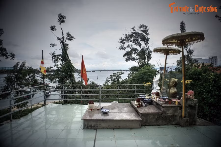 Nhờ có Lũy Thầy, chúa Nguyễn đã duy trì được cục diện giằng co với quân đội của chúa Trịnh non nửa thế kỷ. Cuộc chiến bất phân thắng bại đã dẫn tới việc hai bên lấy sông Gianh làm ranh giới phân chia Đàng Trong – Đàng Ngoài.