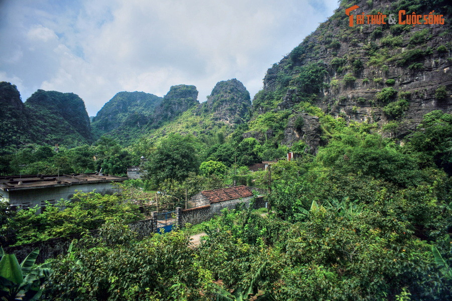 Các sử gia, các nhà nghiên cứu cho rằng, nếu nhìn kỹ về mặt địa lý, có thể hiểu vì sao khi lên ngôi, vua Đinh Tiên Hoàng lại lựa chọn Hoa Lư làm kinh đô.