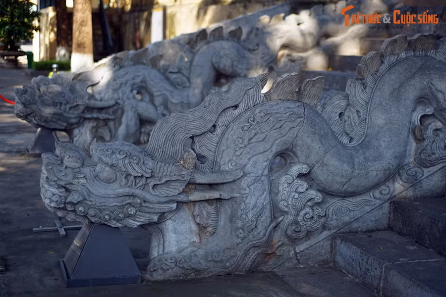 Không phải vô cớ mà hơn 1.000 năm trước, vua Lý Thái Tổ đã chọn Thăng Long làm nơi xây dựng kinh thành mới. Dưới con mắt của các chuyên gia, vùng đất "Rồng bay lên" có một vị trí hết sức đắc địa về quân sự.