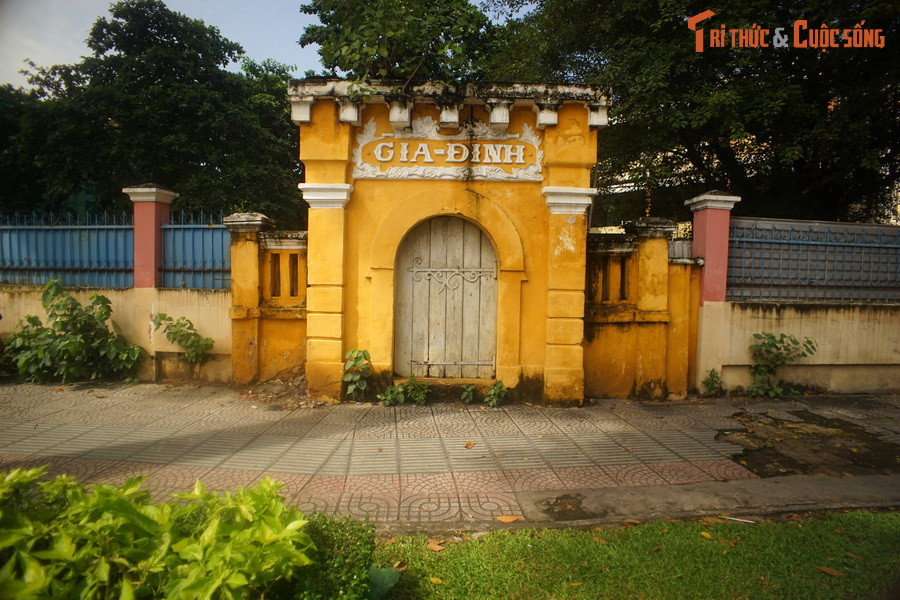 Thành có chu vi 4.000 mét, nằm trong giới hạn các đường: Lê Thánh Tôn, Nguyễn Đình Chiểu, Đinh Tiên Hoàng và Nam Kỳ Khởi Nghĩa ngày nay. Tòa thành được thiết kế theo phong cách Vauban, do sĩ quan công binh Pháp Olivier de Puymanel đảm nhận việc giám sát thi công.