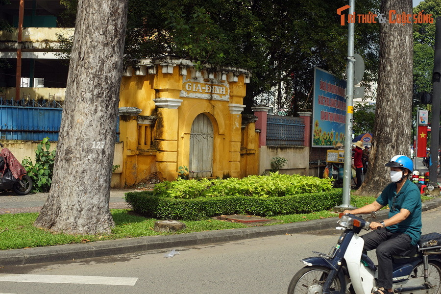 Theo các tài liệu lịch sử, thành Gia Định đã trải qua nhiều biến động thời vua Gia Long và Minh Mạng. Năm 1790, Gia Long cho triển khai xây thành Bát Quái (còn gọi là thành Quy, hay thành Phiên An) tại đất Gia Định.