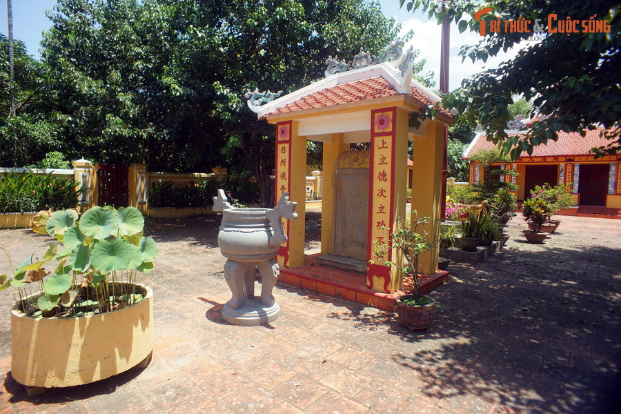 Năm 1948, quân Pháp đóng quân ở Diên Khánh và thấy được sự kiên cố cùng vị trí quan trọng của Văn miếu Diên Khánh trên bản đồ quân sự khu vực. Chúng có ý định xây dựng di tích này thành một đồn binh.