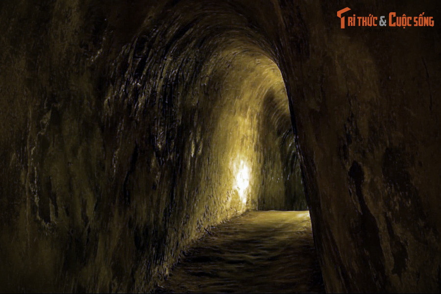 Đây là một hệ thống phòng thủ trong lòng đất, được các chiến sĩ giải phóng xây dựng tại nơi được mệnh danh là "đất thép" nằm ở điểm cuối Đường mòn Hồ Chí Minh.